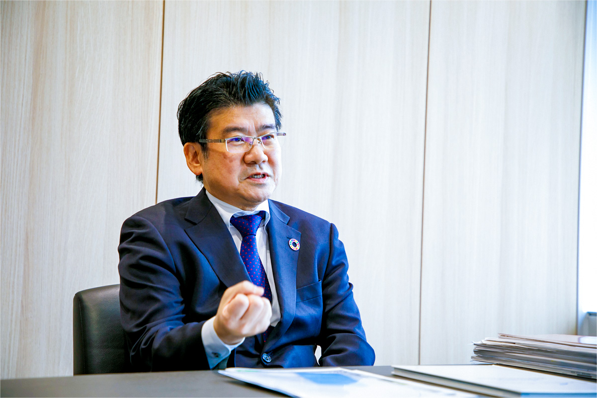 西山隆一郎(にしやま・りゅういちろう)